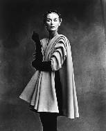 Balenciaga Mantle coat (Lisa Fonssagrives-Penn)